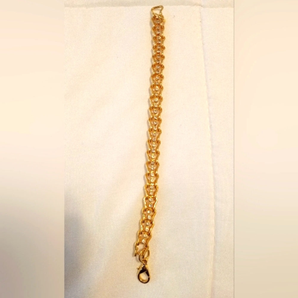 7 inch lovely gold and diamond look bracelet